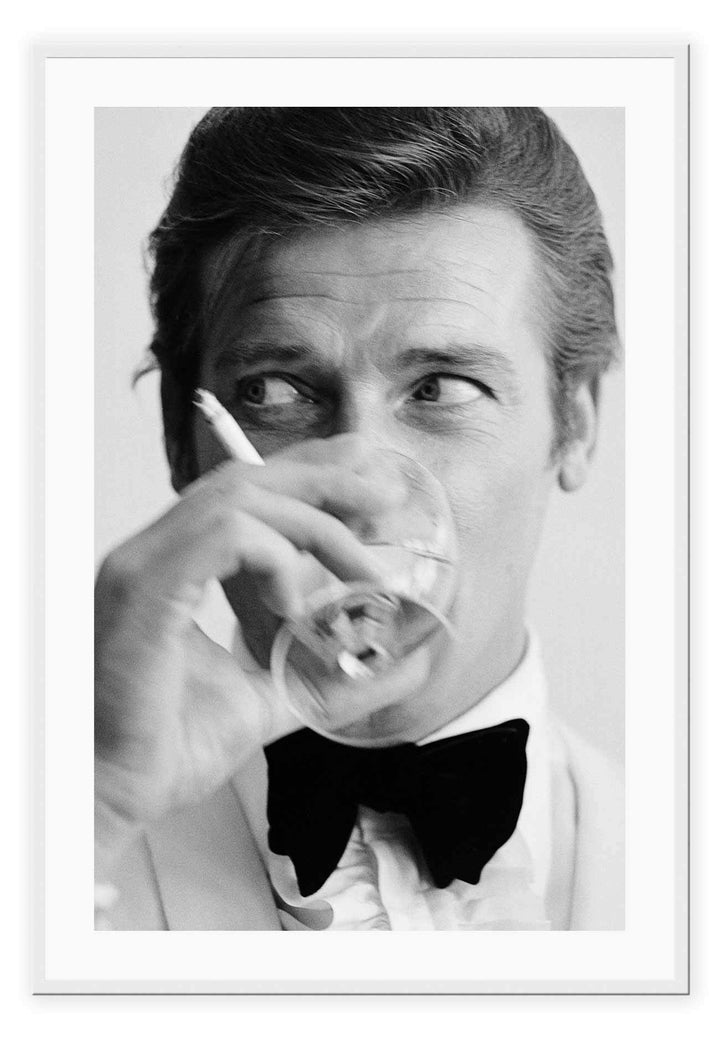 Canvas Print Small		50x70cm / White Roger Moore 007 Roger Moore 007 Framed print Brand